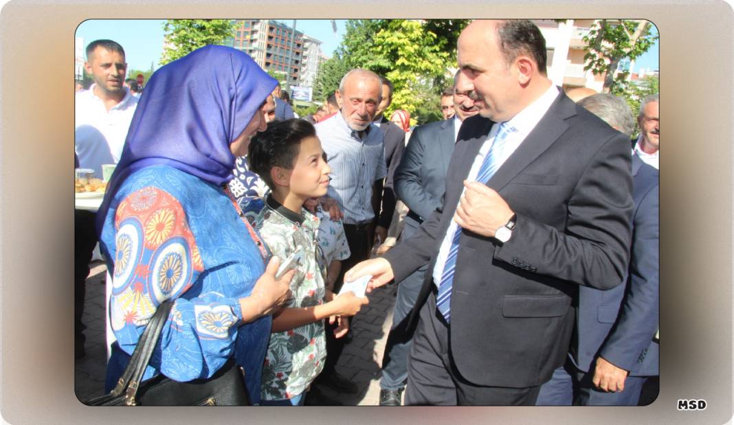 Altay’dan Ömür’e bayram harçlığı 2